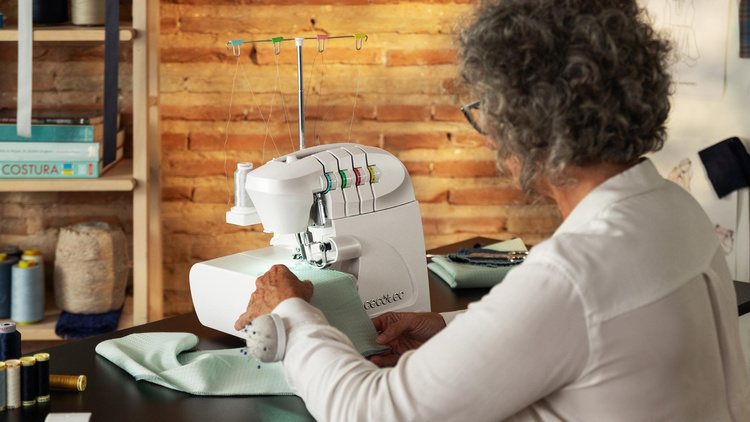 Cecotec BelleCouture OverLock Maszyna do szycia