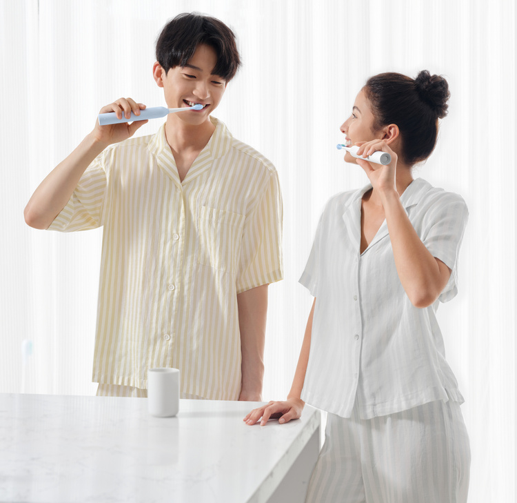 Usmile P10 PRO Blue Szczoteczka soniczna + 2 końcówki