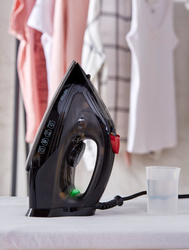 Żelazko Parowe Hoffen 2400W Czarny