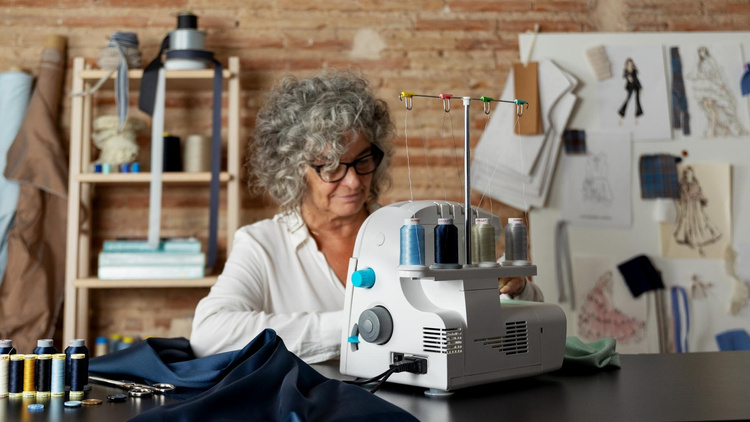 Cecotec BelleCouture OverLock Maszyna do szycia