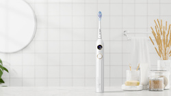 Usmile Y10 White Szczoteczka soniczna + 2 końcówki