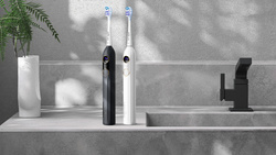 Usmile Y10 Black Szczoteczka soniczna + 2 końcówki