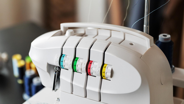 Cecotec BelleCouture OverLock Maszyna do szycia
